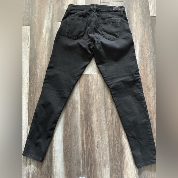 3 pairs of Guess jeans. - Picture 12 of 13